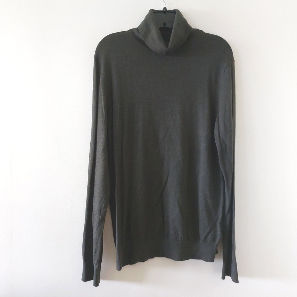 H & M merino wool blend turtleneck sweater size L